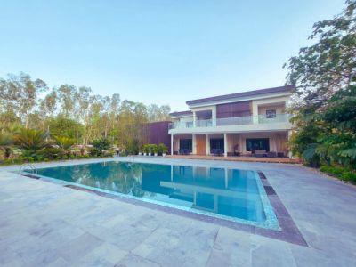 5 Bedroom Farm house 12100 sq yds in Dera Mandi, South Delhi