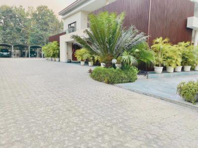 5 Bedroom Farm house 12100 sq yds in Dera Mandi, South Delhi