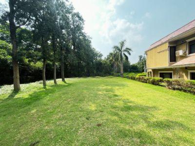 4 Bedroom Farm house 12826 sq yds in Chattarpur, South Delhi