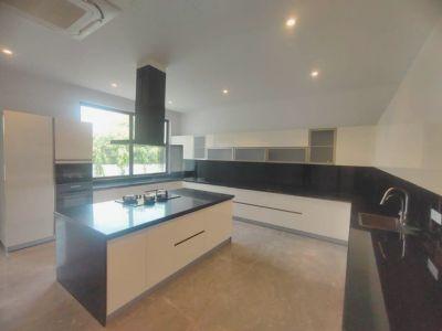 5 Bedroom Farm house 5000 sq yds in Dera Mandi, South Delhi