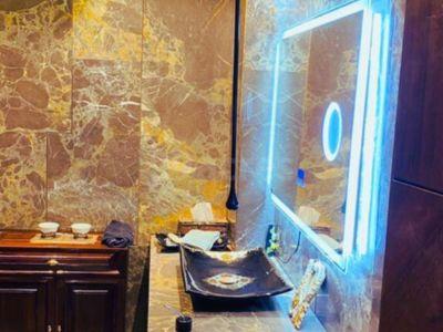 5 Bedroom Farm house 2500 sq yds in Ansal Satbari, South Delhi