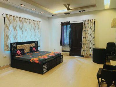 5 Bedroom Farm house 2400 sq yds in Dera Mandi, South Delhi