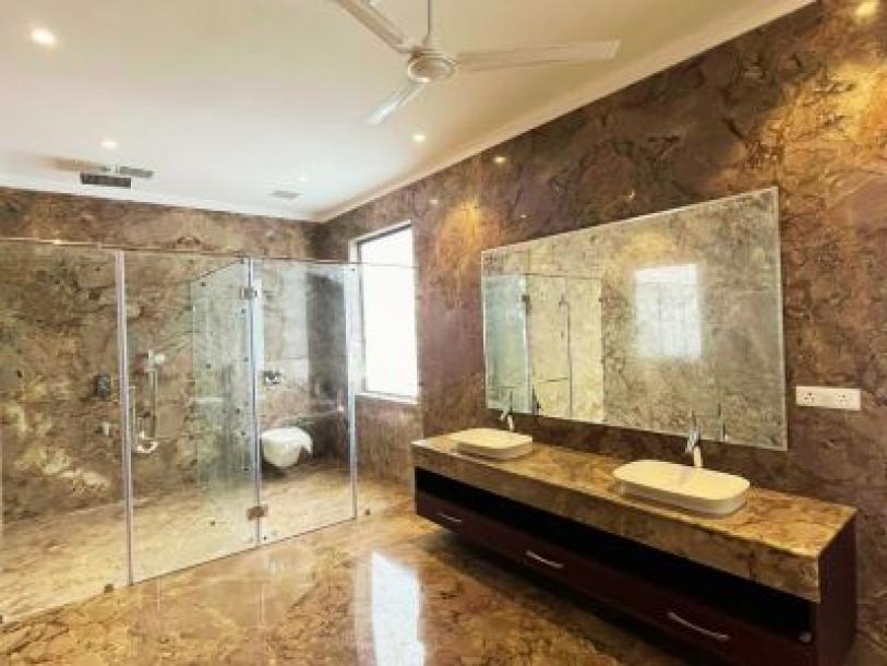 6 Bedroom Farm house 1600 sq yds in Chattarpur, South Delhi-3