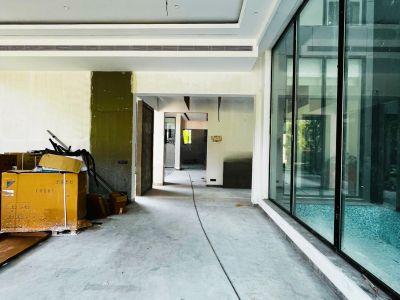 5 Bedroom Farm house 1600 sq yds in Ansal Satbari Delhi