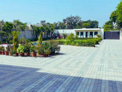 5 Bedroom Farm house 2500 sq yds in Ansal Satbari, South Delhi