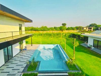 5 Bedroom Farm house 4840 sq yds in Dera Mandi, South Delhi
