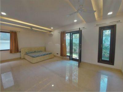 5 Bedroom Farm House 1000 sq yds in C1 Vasant Kunj, South Delhi