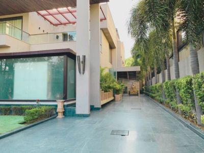 5 Bedroom Farm house 2420 sq yds in Chattarpur, South Delhi