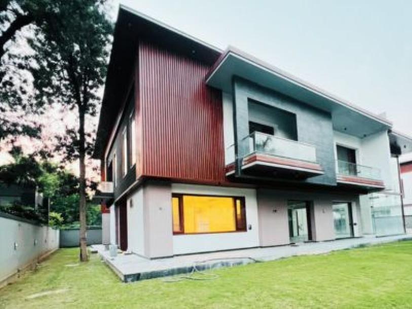 5 Bedroom Farm house 1650 sq yds in Chhatarpur DLF Farms, South Delhi-6