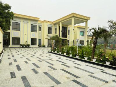 6 Bedroom Farm house 1778 sq yds in Chattarpur, South Delhi