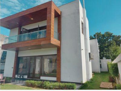 5 Bedroom Farm House 1000 sq yds in C1 Vasant Kunj, South Delhi