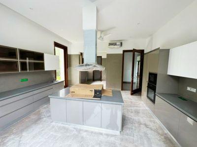 5 Bedroom Farm house 4840 sq yds in Dera Mandi, South Delhi