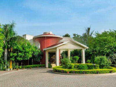 5 Bedroom Farm house 2400 sq yard in Chattarpur, South Delhi